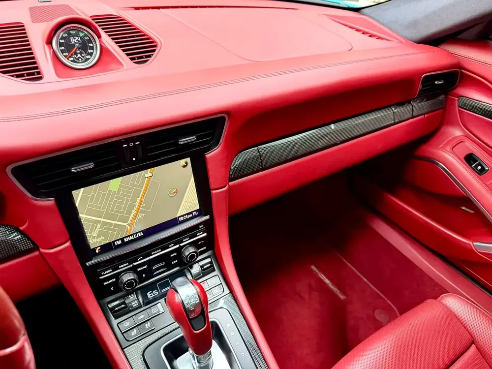GCC .. FSH .. Warranty till Jan 2028 .. Turbo S .. Perfect Condition - Image 12