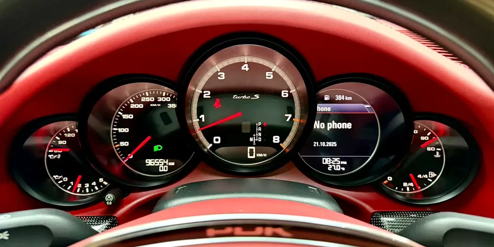 GCC .. FSH .. Warranty till Jan 2028 .. Turbo S .. Perfect Condition - Image 15