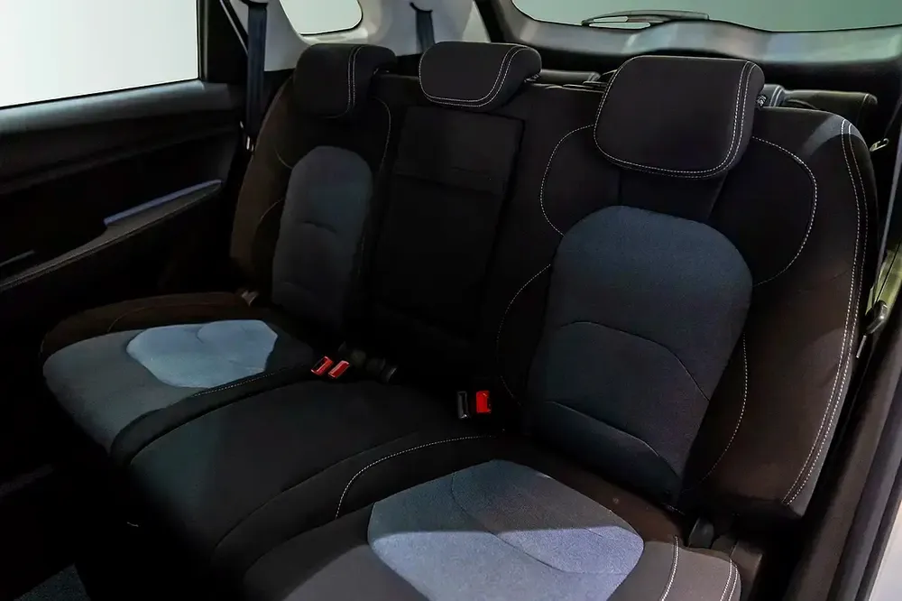 Chevrolet Captiva LS - 2023 - Image 9