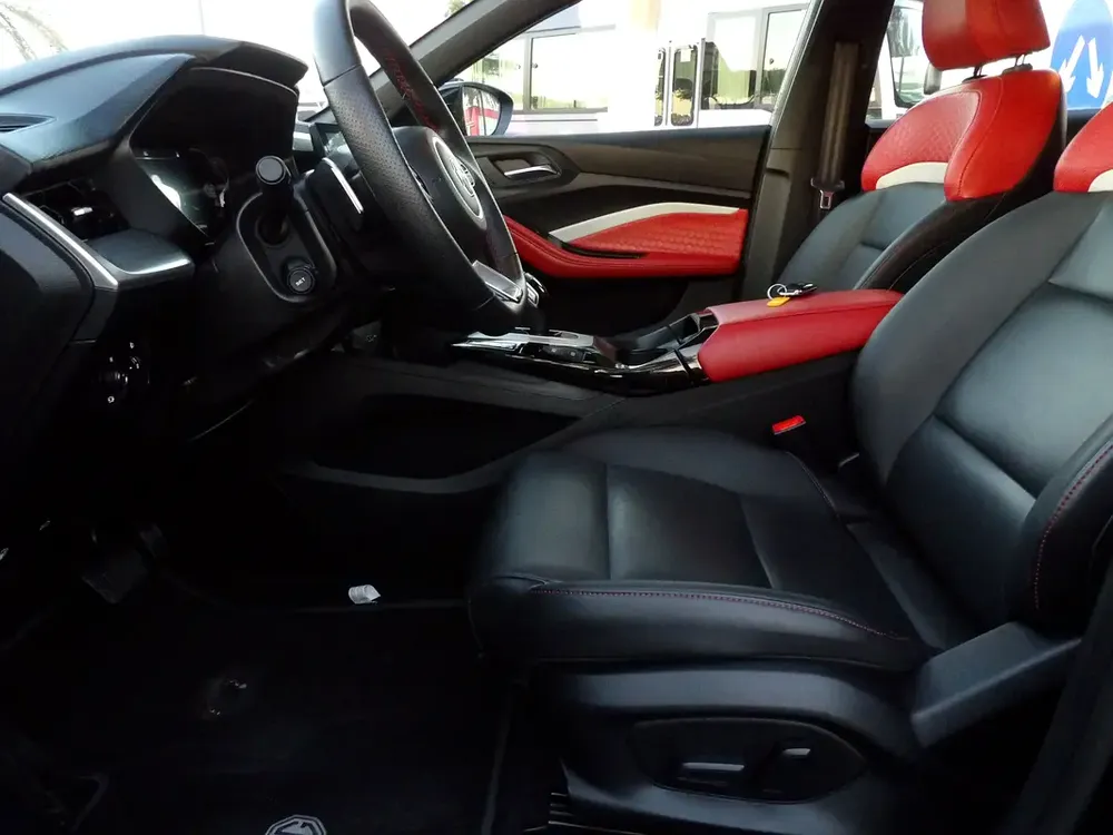 MG GT Deluxe 2025 GCC Specs Sun Roof In Perfect Conditions - Image 11