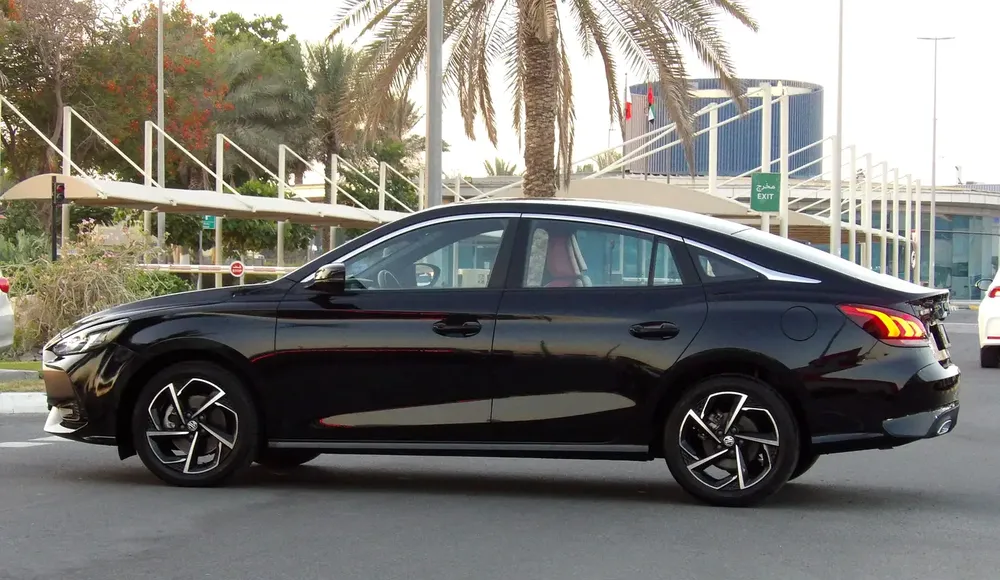 MG GT Deluxe 2025 GCC Specs Sun Roof In Perfect Conditions - Image 4