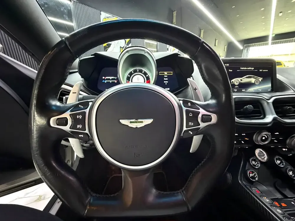 V8 Vantage | GCC | Swiss Warranty Till 2028 - Image 10