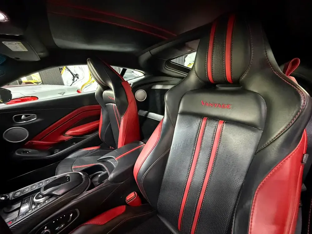 V8 Vantage | GCC | Swiss Warranty Till 2028 - Image 12