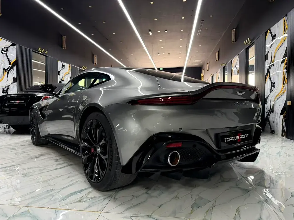 V8 Vantage | GCC | Swiss Warranty Till 2028 - Image 5