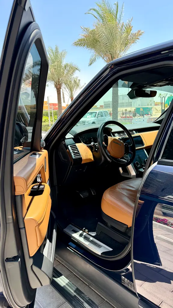 2020 Land Rover Range Rover Vogue SE V8 Supercharged | GCC Specs | Al Tayer Warranty  Service - Image 11