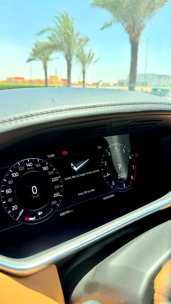 2020 Land Rover Range Rover Vogue SE V8 Supercharged | GCC Specs | Al Tayer Warranty  Service - Image 18