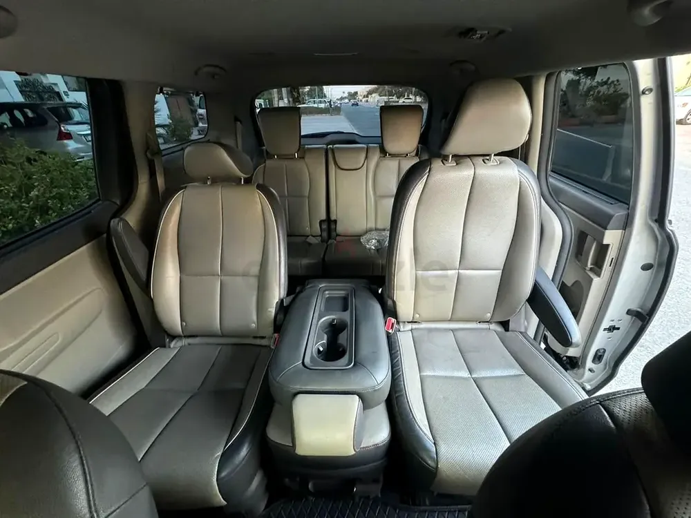 2017 Kia Sedona Limited - American Specs - Perfect Family Car! - Image 9