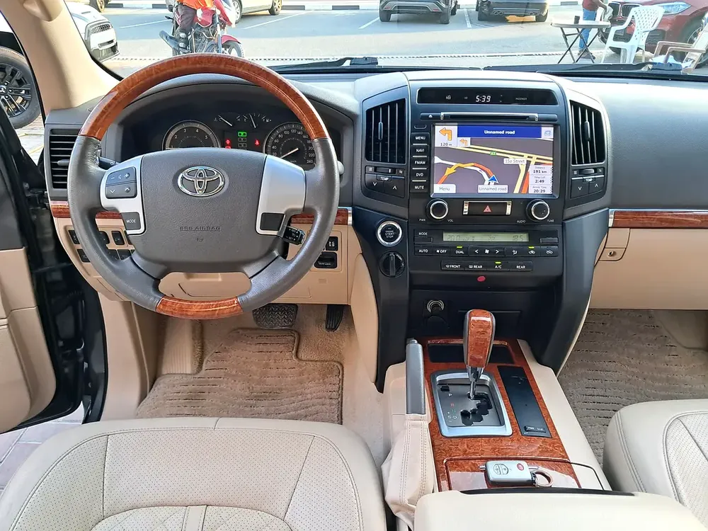 Toyota Land Cruiser GxR V6 Full Option Single Owner Used Very Well Maintained No Any Issue - Image 19