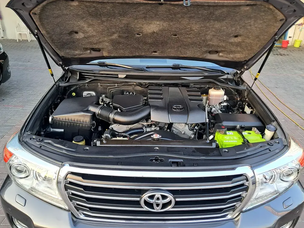 Toyota Land Cruiser GxR V6 Full Option Single Owner Used Very Well Maintained No Any Issue - Image 20