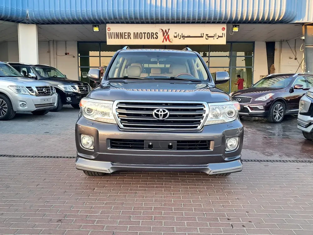Toyota Land Cruiser GxR V6 Full Option Single Owner Used Very Well Maintained No Any Issue - Image 5