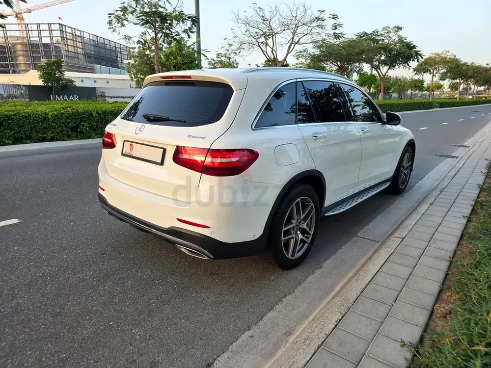 MERCEDES-BENZ GLC 250 4MATIC 2018 GCC - Image 4