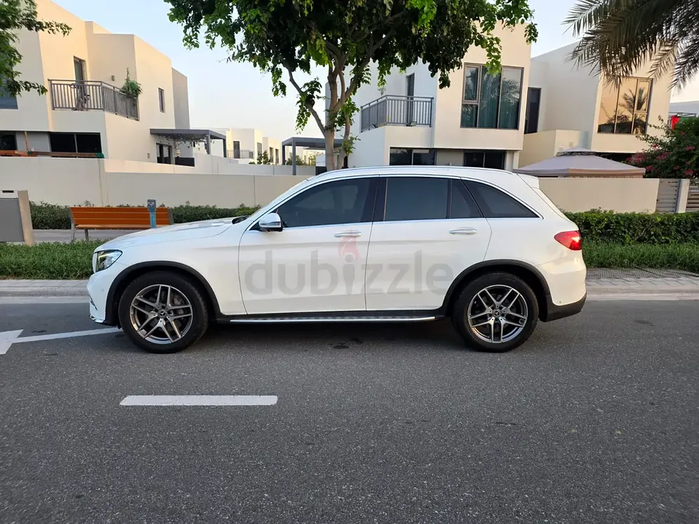 MERCEDES-BENZ GLC 250 4MATIC 2018 GCC - Image 5