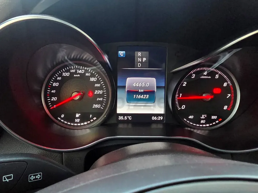 MERCEDES-BENZ GLC 250 4MATIC 2018 GCC - Image 7