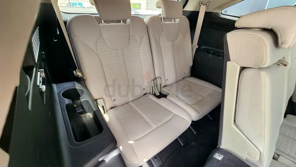 Kia Sorento 2023 GCC  2.5L  2FWD - Image 10