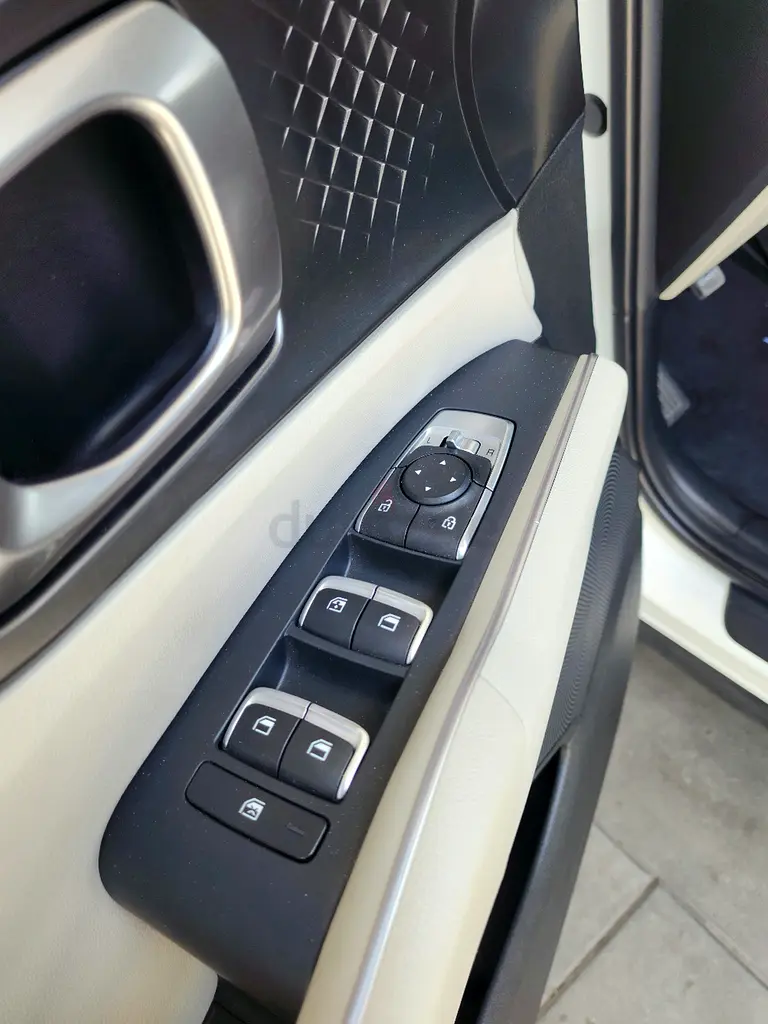 Kia Sorento 2023 GCC  2.5L  2FWD - Image 11