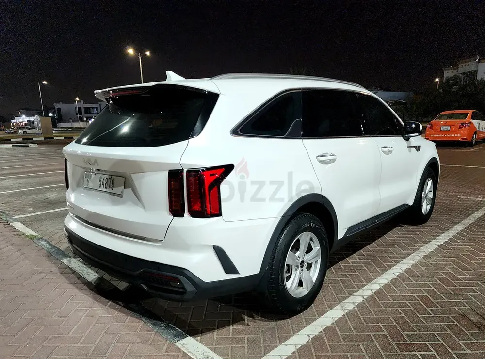 Kia Sorento 2023 GCC  2.5L  2FWD - Image 4