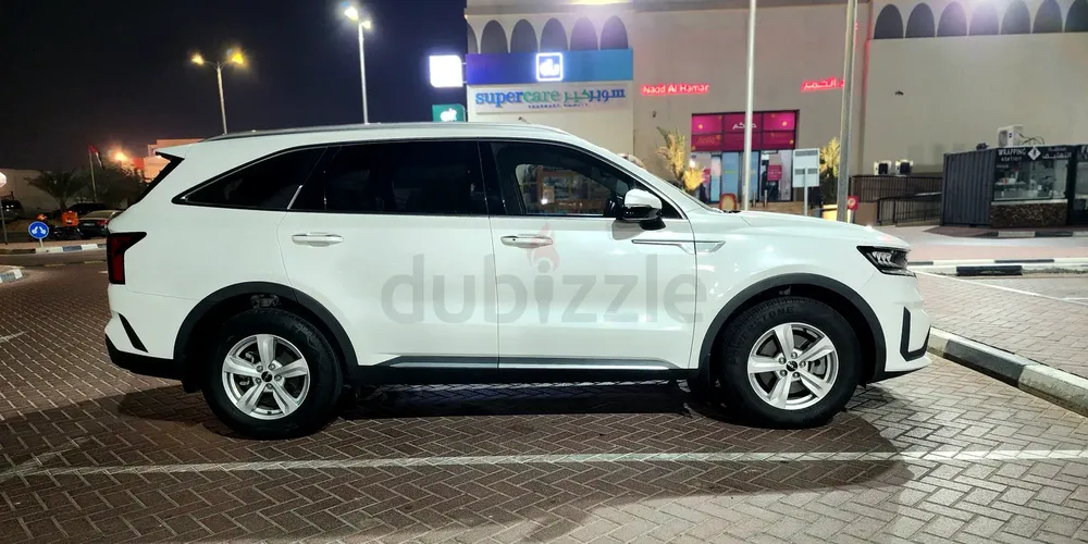 Kia Sorento 2023 GCC  2.5L  2FWD - Image 7