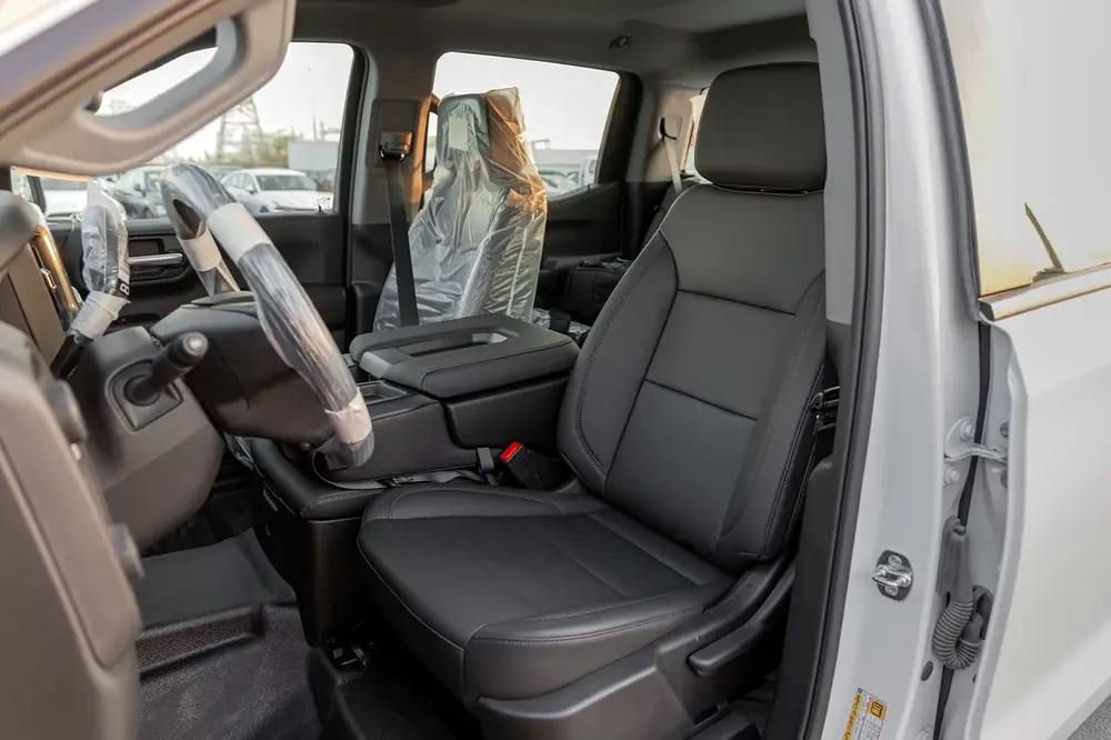 CHEVROLET SILVERADO | V8 5.3L | 4WD | GCC | 2025  (Export) - Image 11