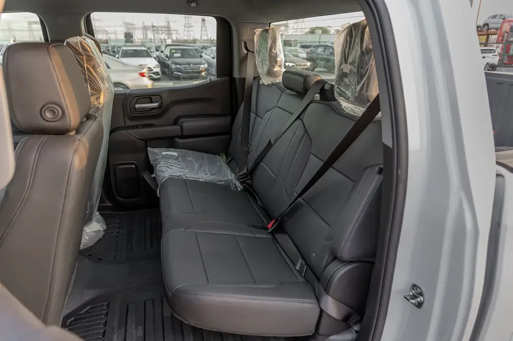 CHEVROLET SILVERADO | V8 5.3L | 4WD | GCC | 2025  (Export) - Image 12