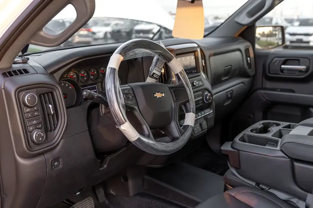 CHEVROLET SILVERADO | V8 5.3L | 4WD | GCC | 2025  (Export) - Image 15