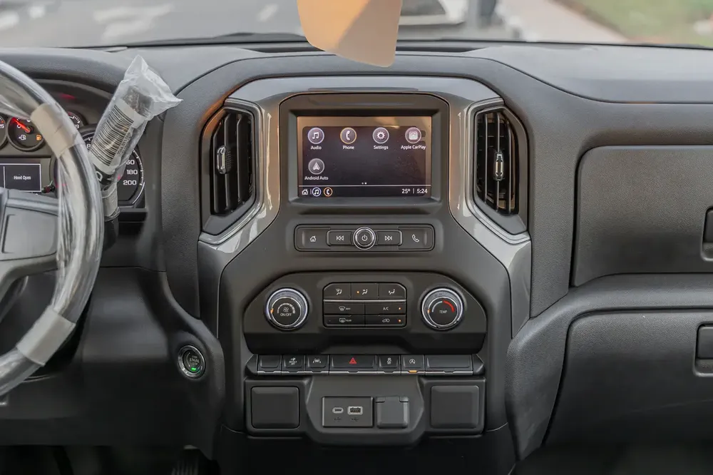 CHEVROLET SILVERADO | V8 5.3L | 4WD | GCC | 2025  (Export) - Image 17