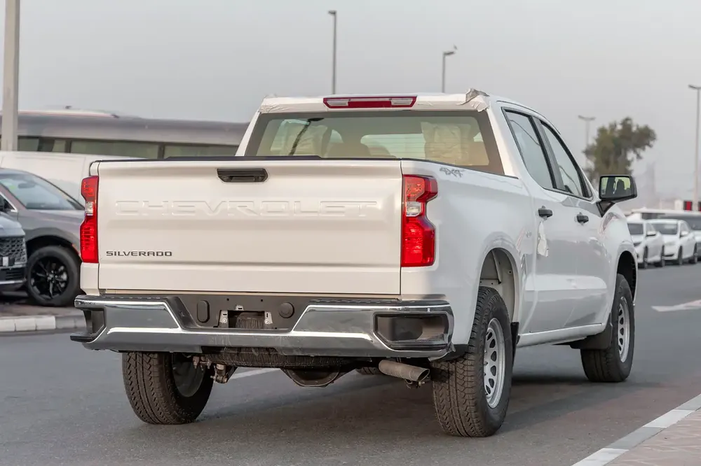CHEVROLET SILVERADO | V8 5.3L | 4WD | GCC | 2025  (Export) - Image 4