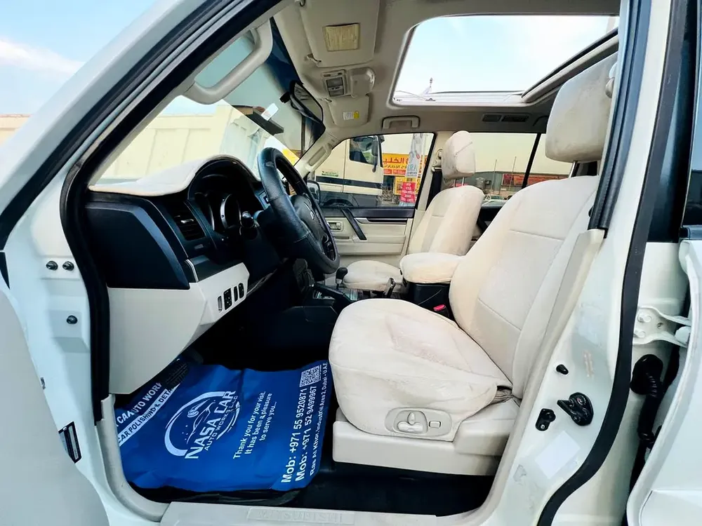 MITSUBISHI PAJERO FULL OPTION 2011 - Image 6