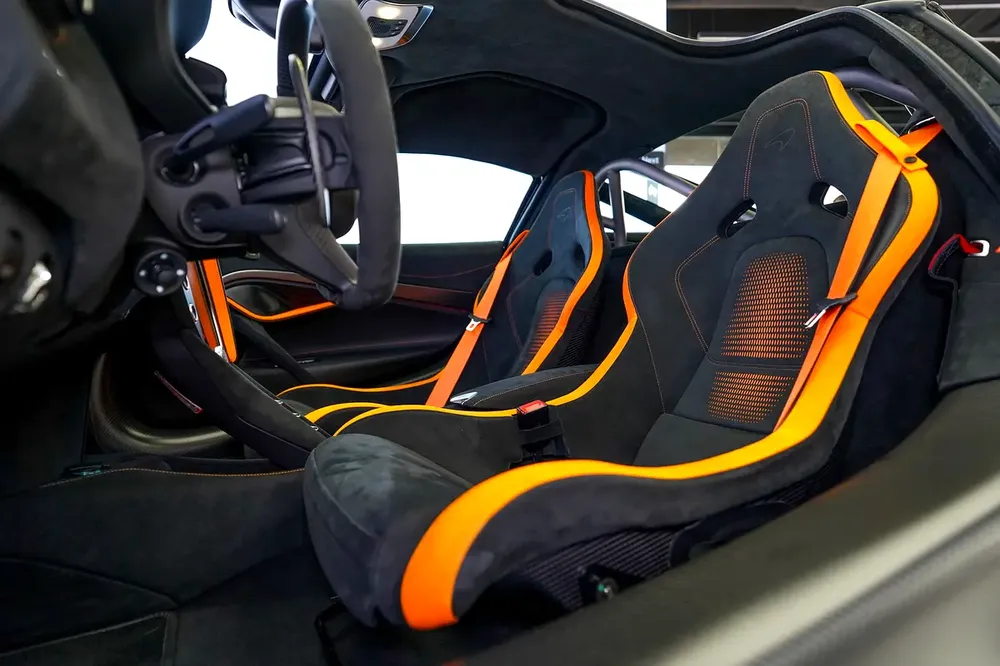 750 S | CARBON TRIM EXTERIOR | ALCANTARA SEATS | WARRANTY AVAILABLE - Image 11