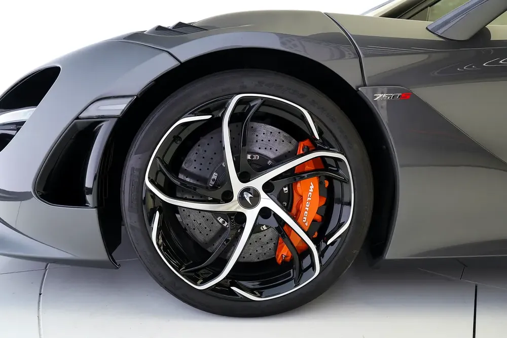 750 S | CARBON TRIM EXTERIOR | ALCANTARA SEATS | WARRANTY AVAILABLE - Image 7