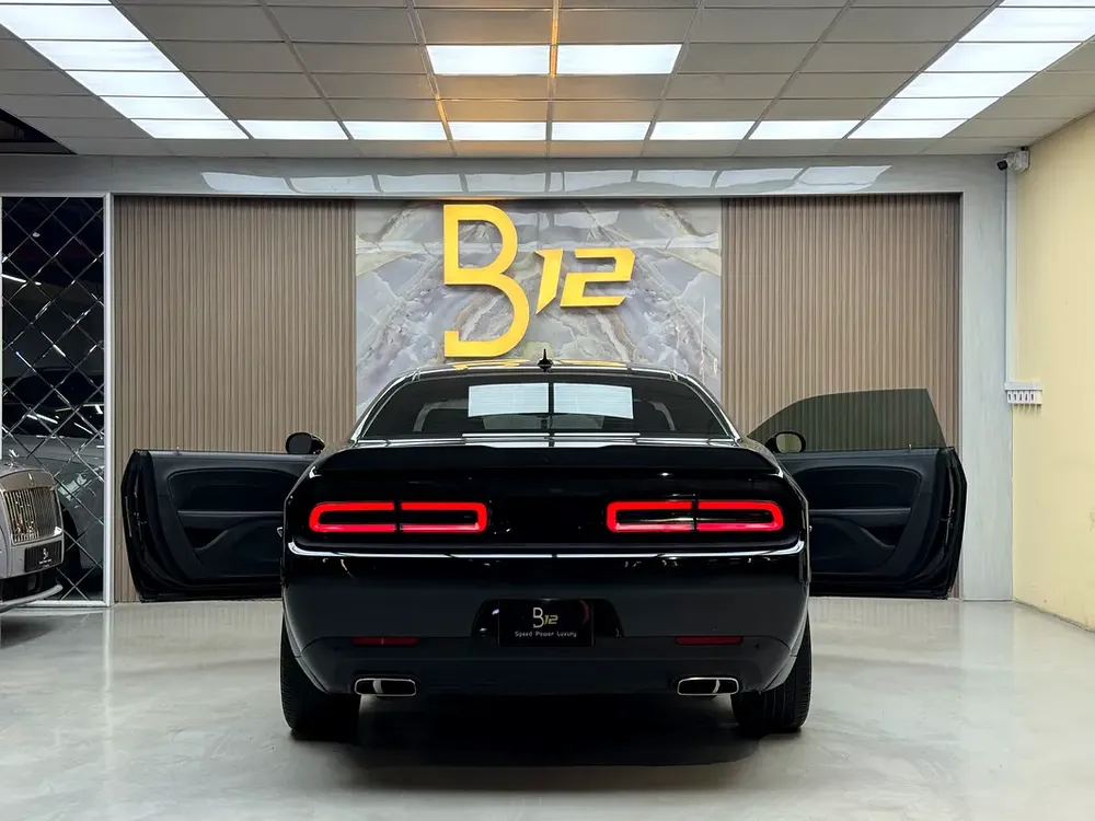 Dodge Challenger SXT Plus 2022 - American Specs - Pristine Condition - Image 4