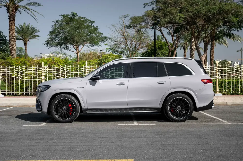 2023 Mercedes-AMG GLS 63 4Matic+ | 4.0L Twin-Turbo V8 | 603 HP | 16,000 KM - Image 10