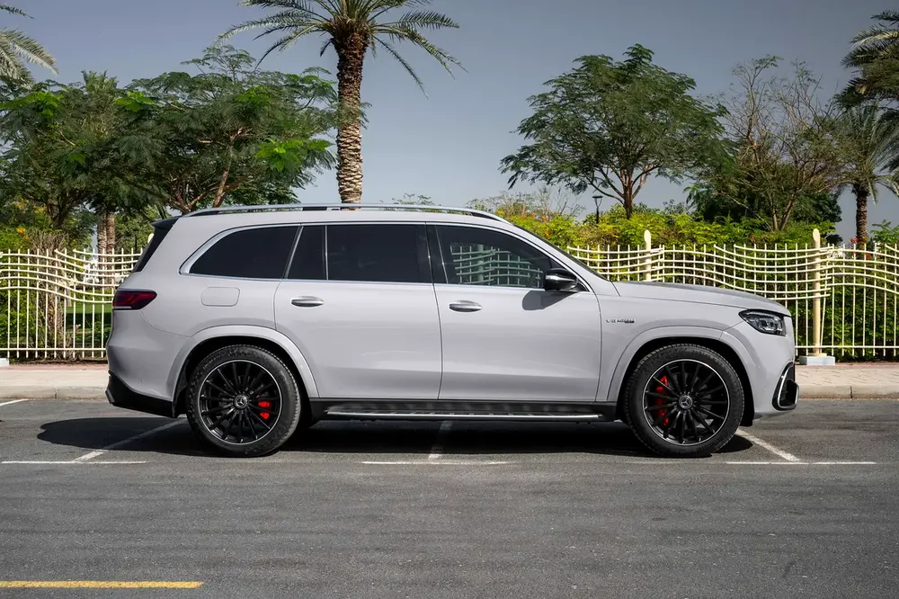 2023 Mercedes-AMG GLS 63 4Matic+ | 4.0L Twin-Turbo V8 | 603 HP | 16,000 KM - Image 5
