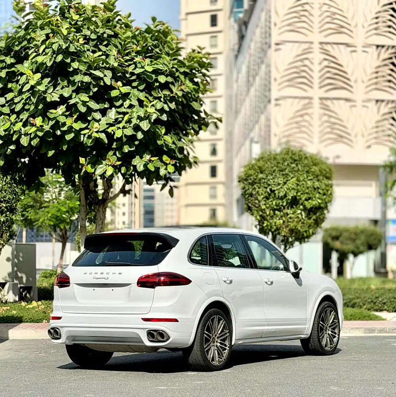Porsche Cayenne S 2015 | GCC Specs | Well Maintained - Image 5