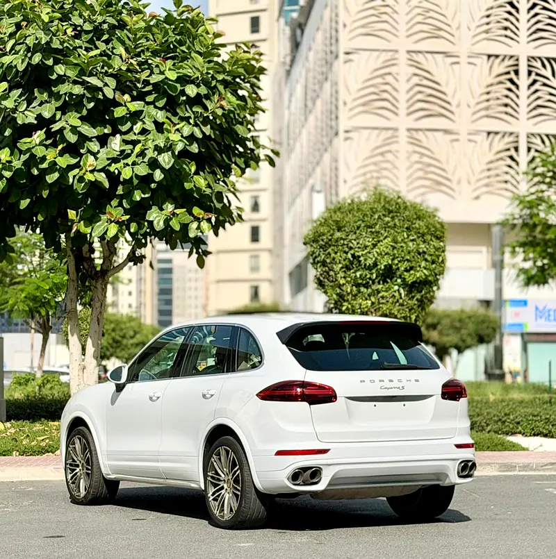 Porsche Cayenne S 2015 | GCC Specs | Well Maintained - Image 7