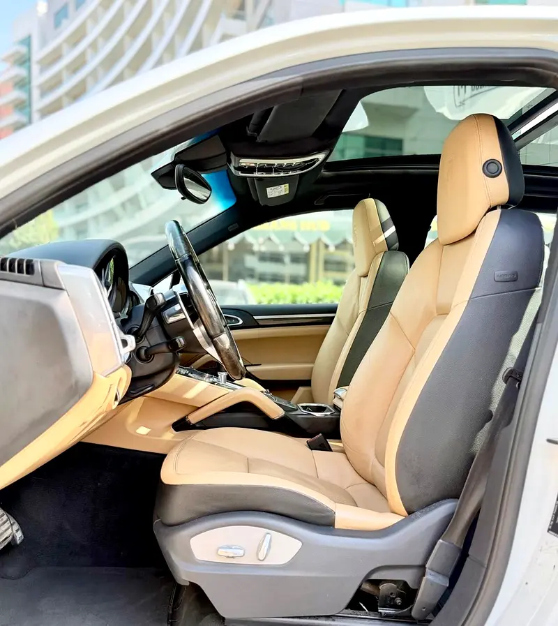 Porsche Cayenne S 2015 | GCC Specs | Well Maintained - Image 9