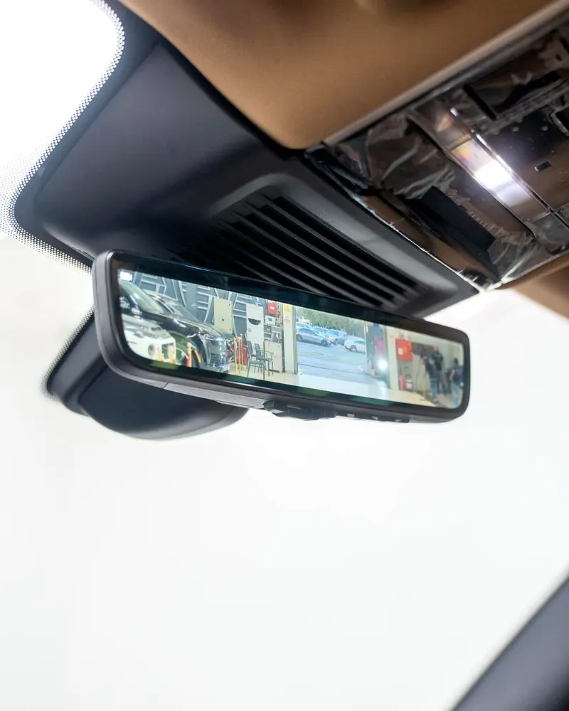 2023 Land Rover Range Rover HSE P530 - GCC Specs - Pristine Condition - Image 8