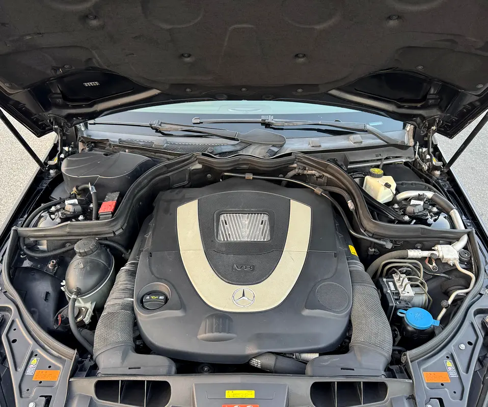 Mercedes-Benz E 550,V8 Coupe 2011, Japanese Specs, Excellent Condition - Image 16