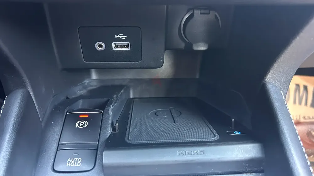 Nissan Kicks SL 2023 - Image 10