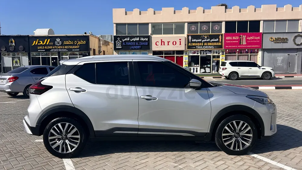 Nissan Kicks SL 2023 - Image 4