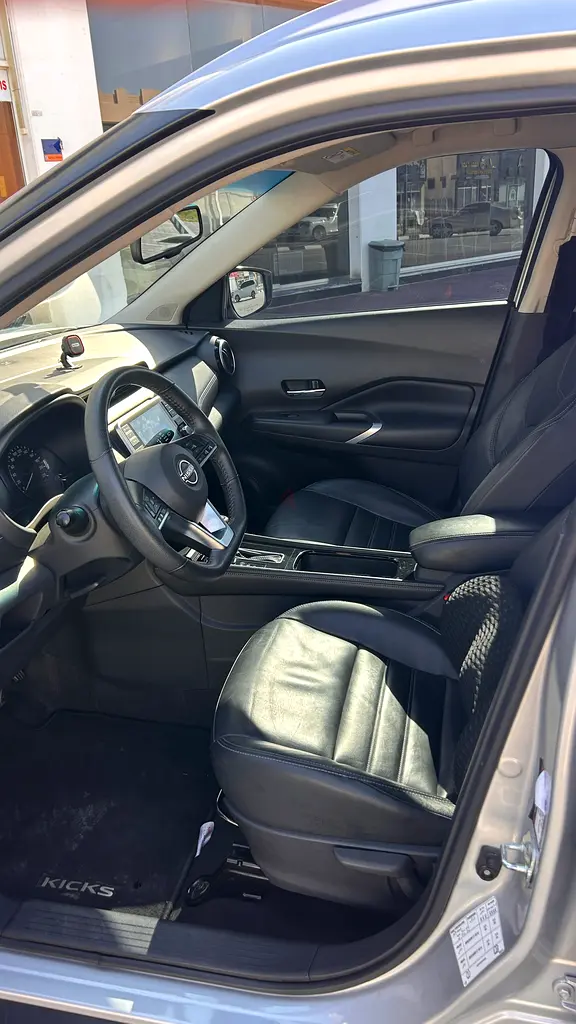 Nissan Kicks SL 2023 - Image 7