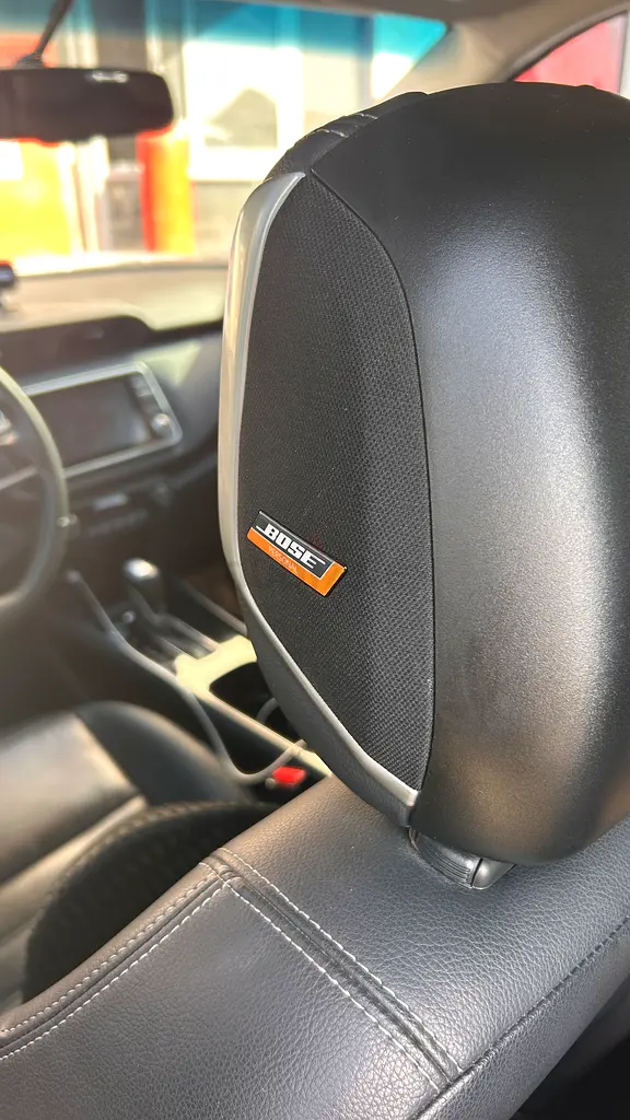 Nissan Kicks SL 2023 - Image 9