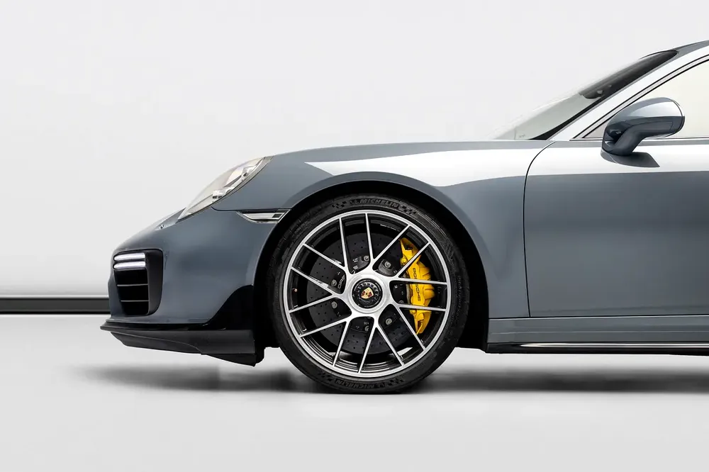SUMMER STARTS NOW | EXCLUSIVE DEAL BY BLACKLINE, 2017 Porsche 911 Turbo S, Porsche Warranty, GCC - Image 6