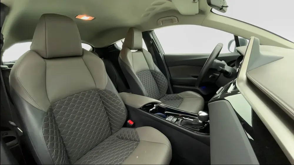 AED 1,108/month | 0 DP | Free 3 Months Warranty | Service History | 30 Day Return | TOYOTA C HR 2023 - Image 6