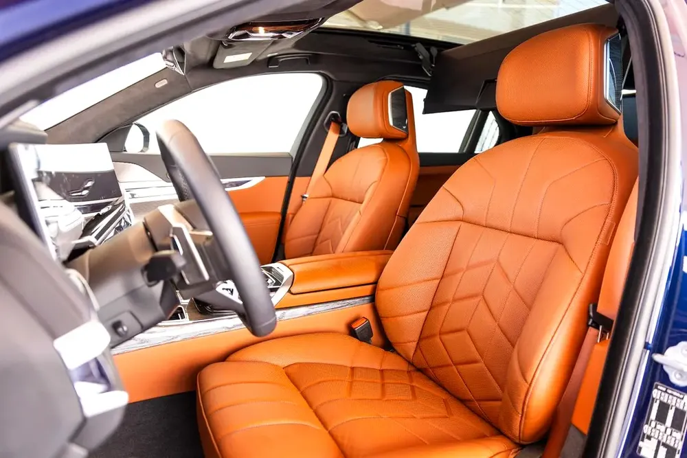 BMW 740i M Sport Individual – 2026 | GCC | Only 3,745 KM | AED 449,000 - Image 7