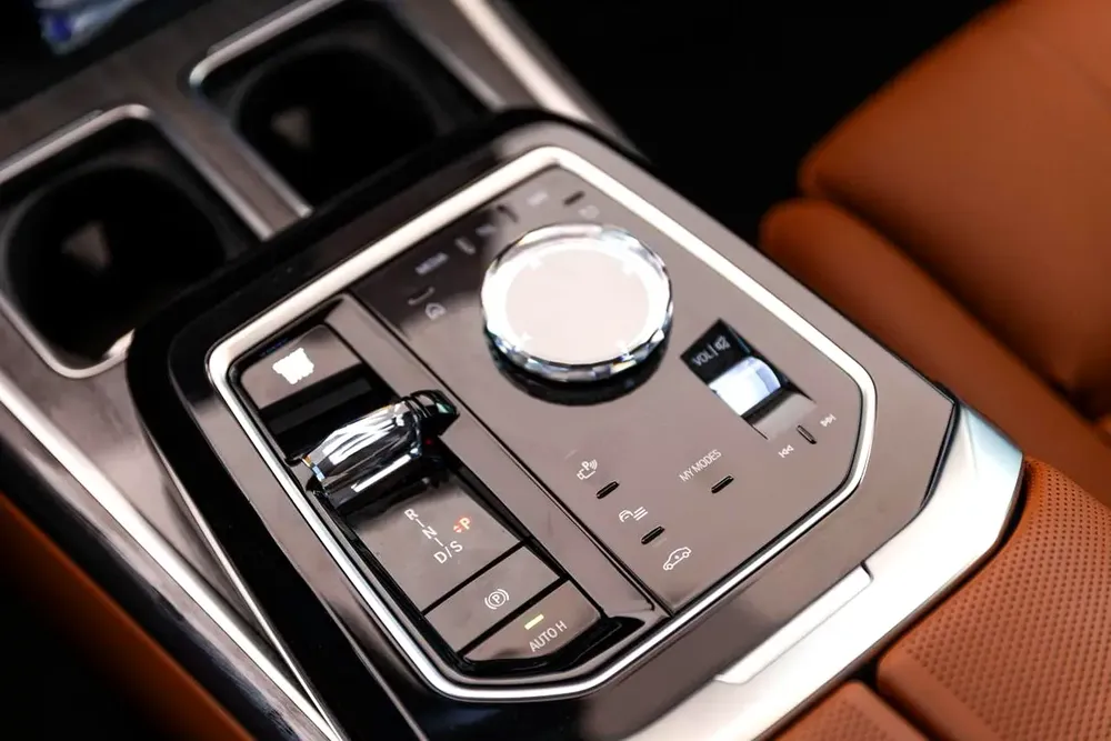 BMW 740i M Sport Individual – 2026 | GCC | Only 3,745 KM | AED 449,000 - Image 8
