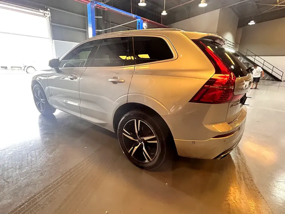 Stunning Volvo XC60 T5 R-Design 2018 | GCC Specs | Low Mileage - Image 15