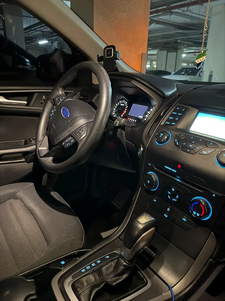 Ford Edge Limited 2017 GCC Specs - Well Maintained - Image 4