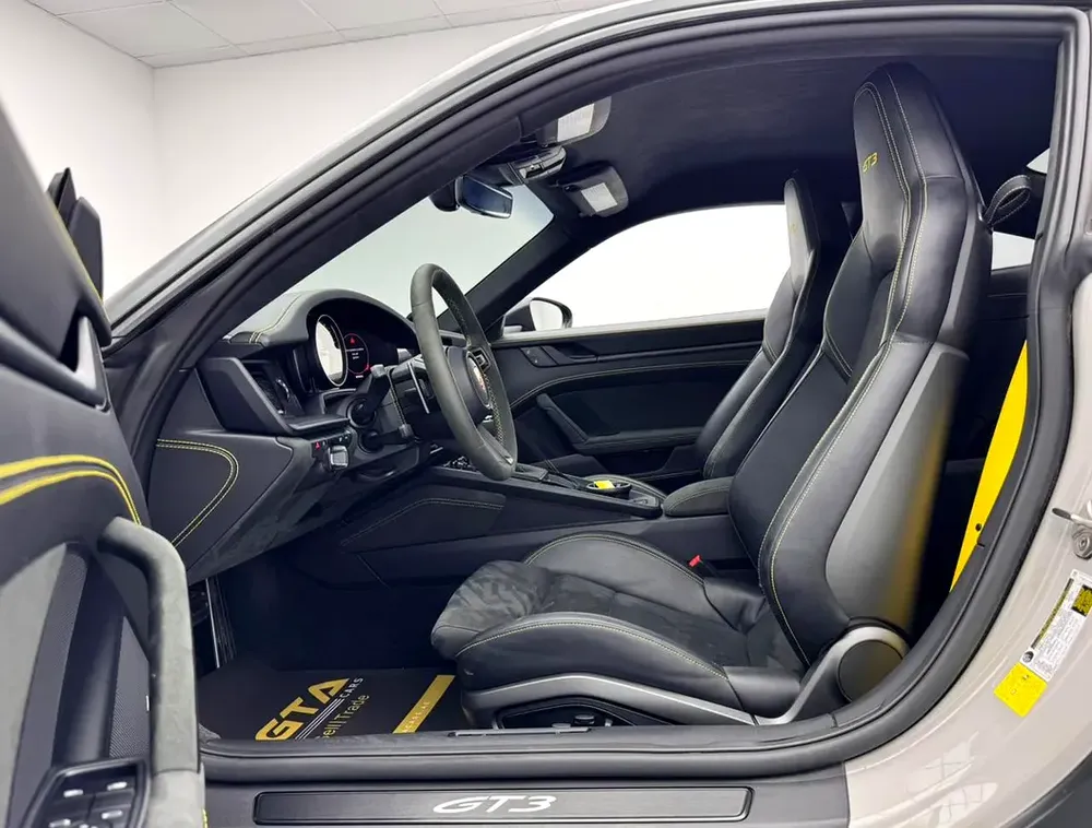 2022 Porsche 911 GT3, Porsche Service History, 27/11/2027 Porsche Warranty, Clean Title, Canadian - Image 10
