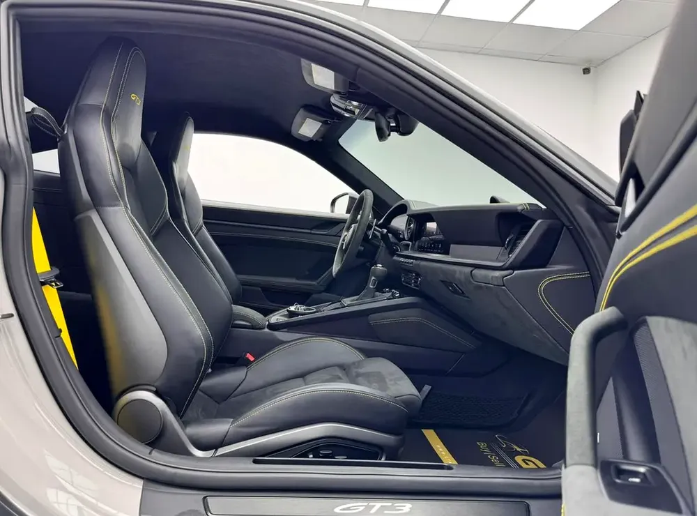 2022 Porsche 911 GT3, Porsche Service History, 27/11/2027 Porsche Warranty, Clean Title, Canadian - Image 11