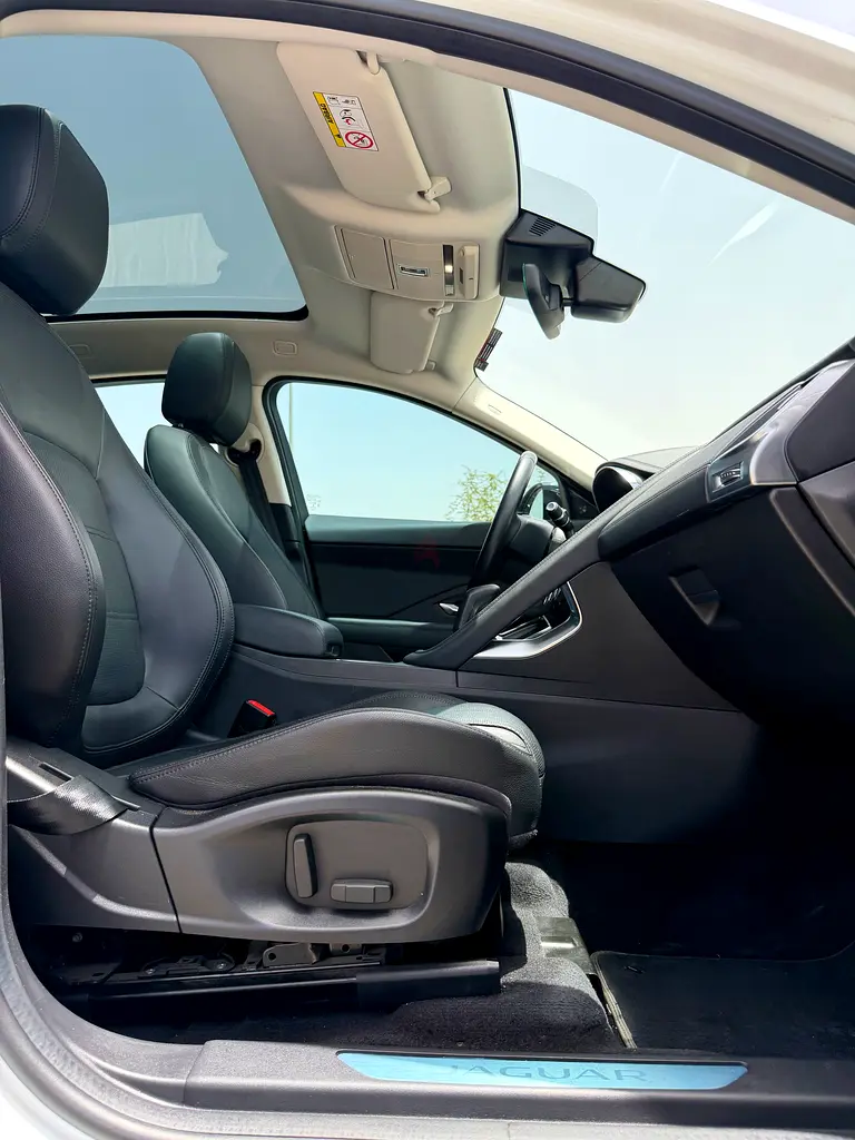 Jaguar E-Pace P200 AWD 2020 GCC Specs - Image 7